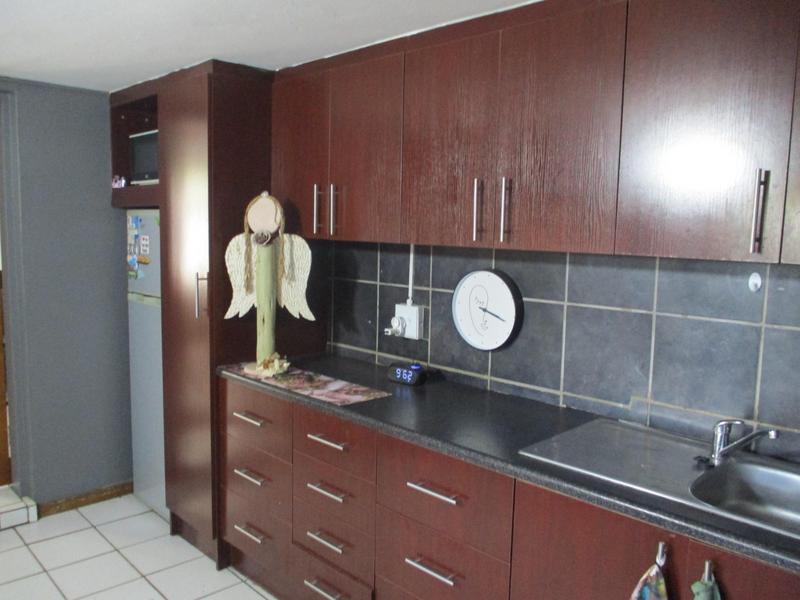 5 Bedroom Property for Sale in Uitsig Free State